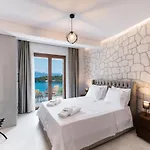 Unique Villa Nidhrion