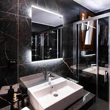 Unique Nydri (Lefkada)