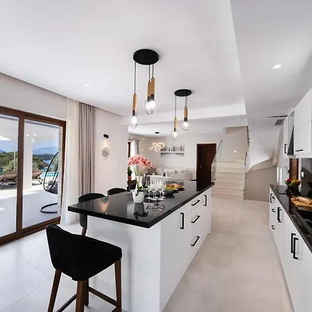 Unique * Nydri (Lefkada)